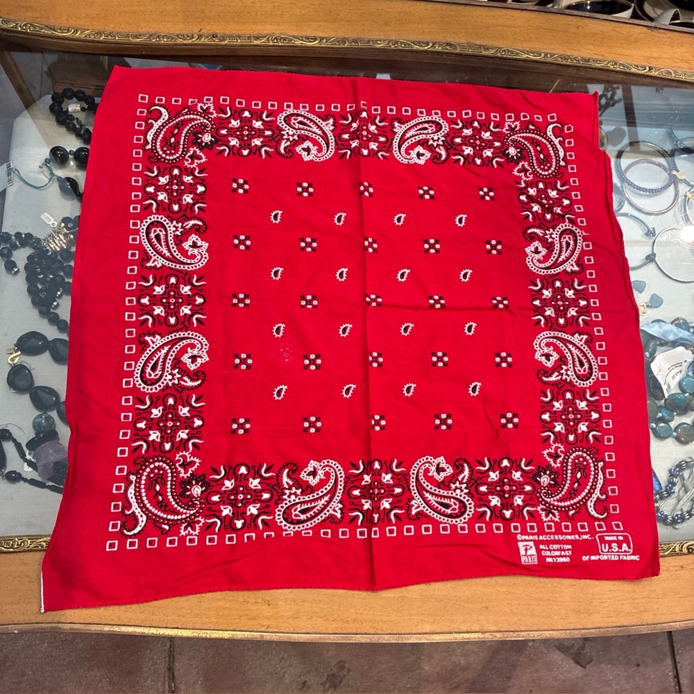 Vtg Paris Accessories Red Paisley Bandana Made in USA 100% Cotton (19.5”x 19.5”)